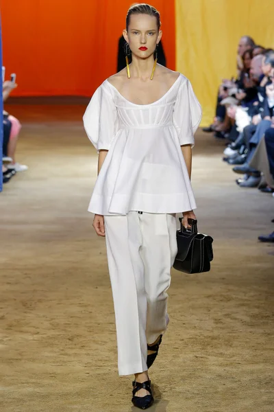 Look 28